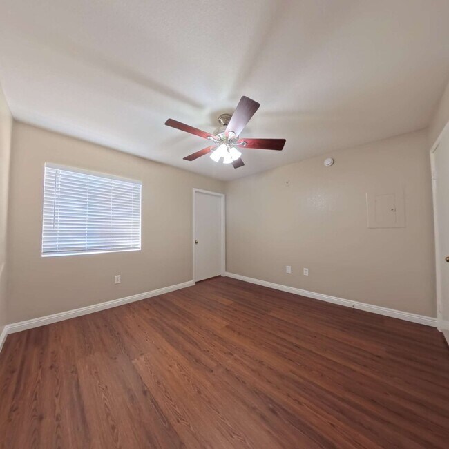 Building Photo - 1 Car Garage | Gated Community | 1st Floor Unit