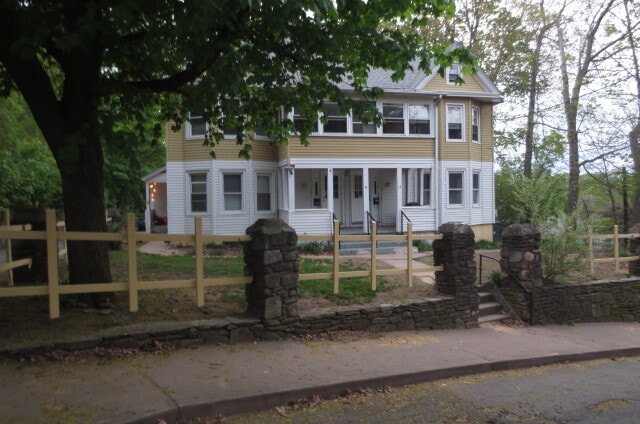 Building Photo - 12 Arch St