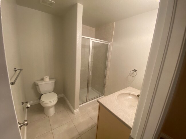 Building Photo - Available September! Beautiful and Spacious Home in Central Park!