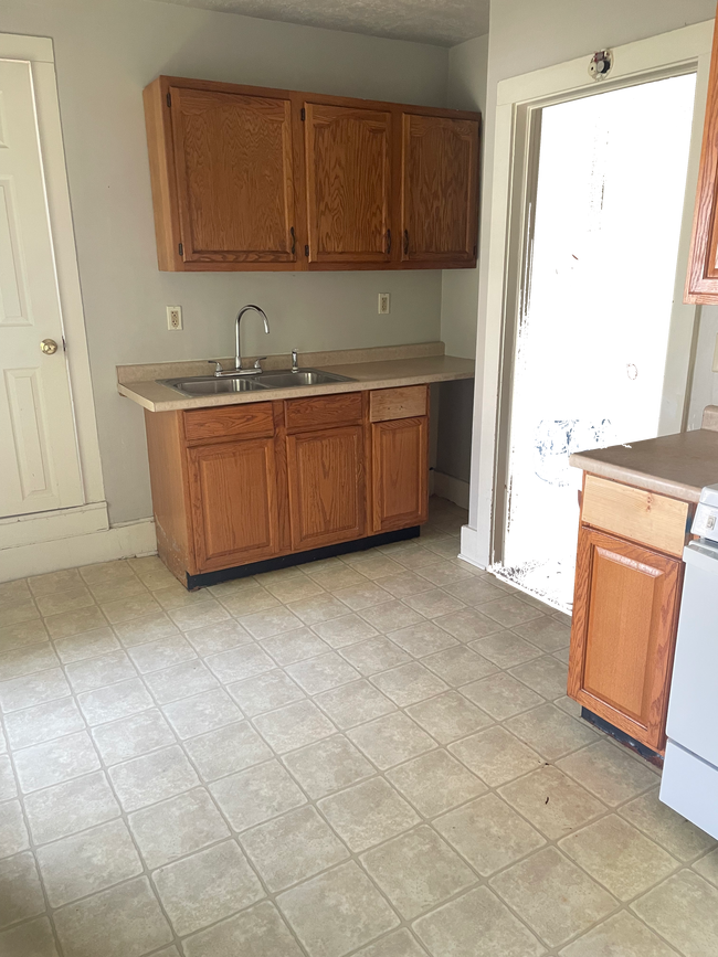 Building Photo - 33 Harvard St