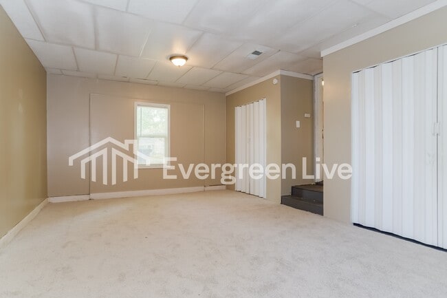 Building Photo - 9001 E 66th Ter