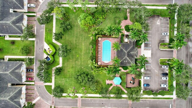 Building Photo - 2988 SE Lexington Lakes Dr