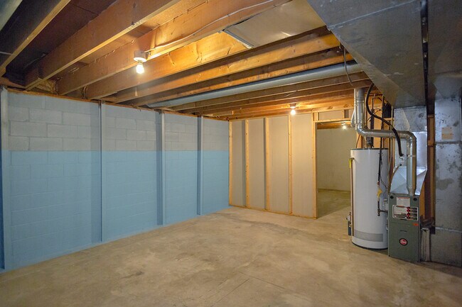 Building Photo - 2228 S. 9th-B