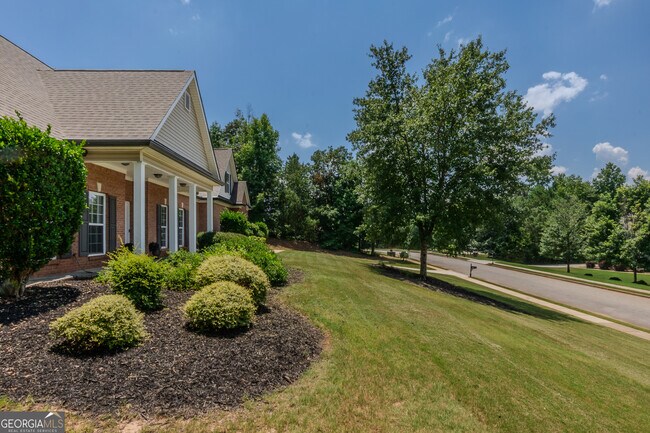 Building Photo - 120 Rosebay Ln