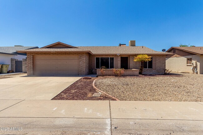 Primary Photo - 5809 W Yucca St