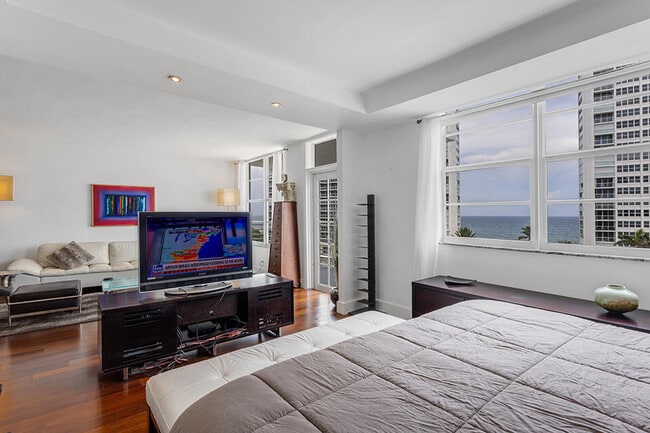 Building Photo - 2851 S Ocean Blvd