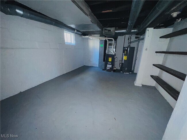 Building Photo - 308 Cole Ave