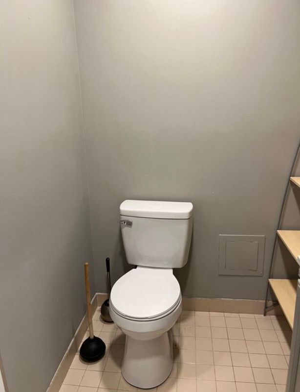 Building Photo - 6533 E Jefferson Ave