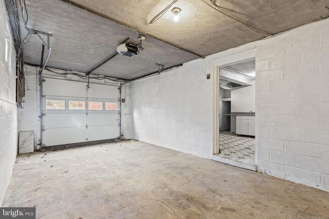 Building Photo - 4 Franklin Ave