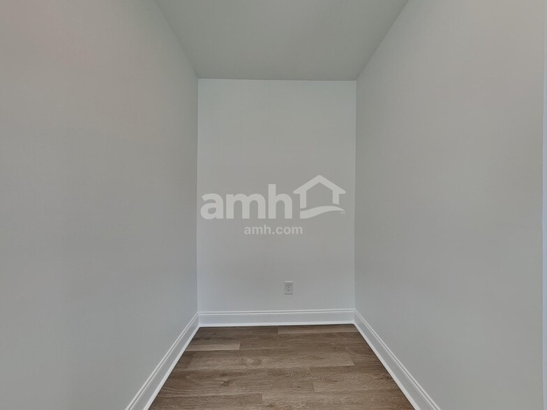 Building Photo - 168 Portside Pk Dr