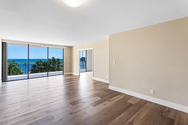 Primary Photo - 1632 S Bayshore Ct