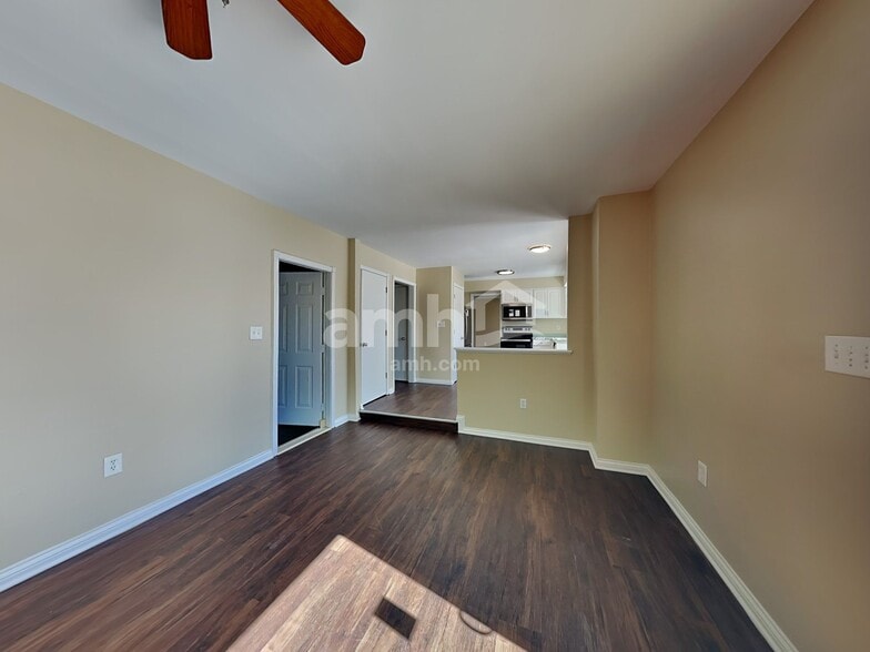 Building Photo - 1836 Clearbrook Dr