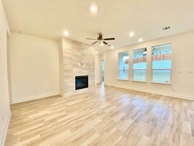 Building Photo - 6009 Cimarron Rdg Ln