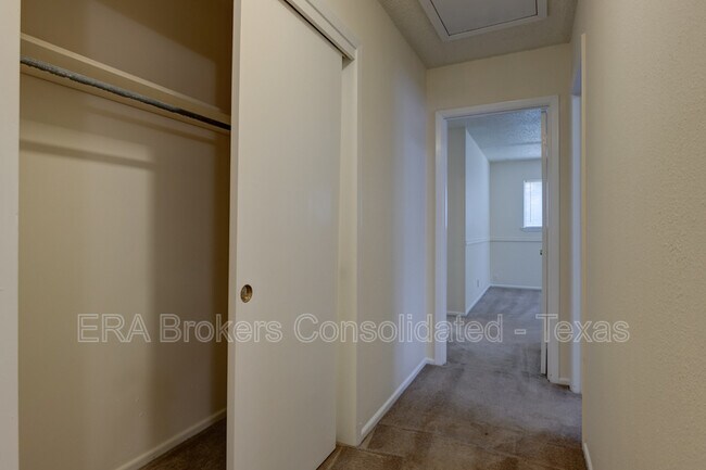 Building Photo - 641 Richfield Dr