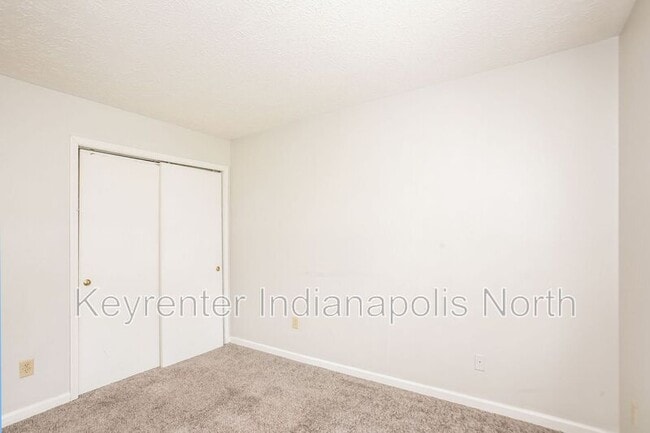 Building Photo - 140 N Cherry St