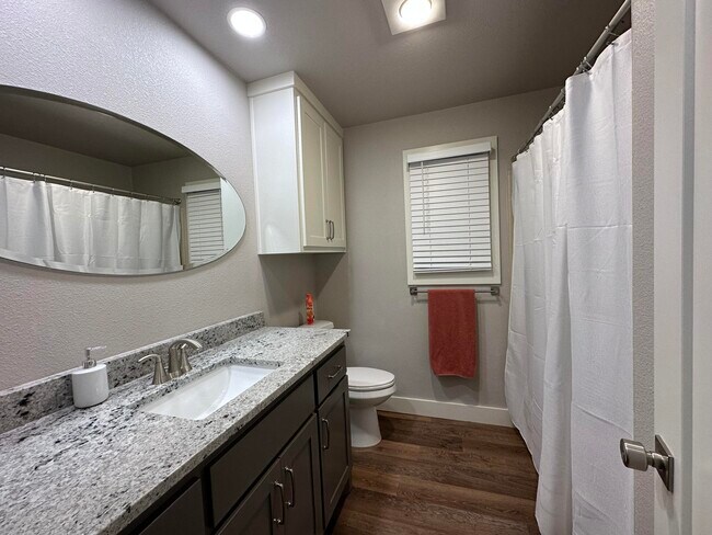 Building Photo - 9712 Memphis Ave