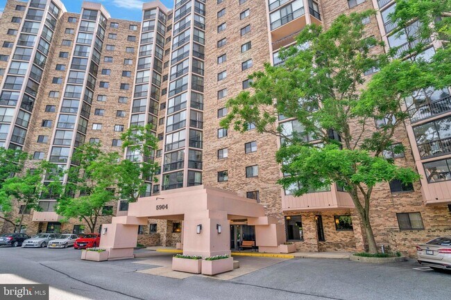 Building Photo - 5904 Mt Eagle Dr