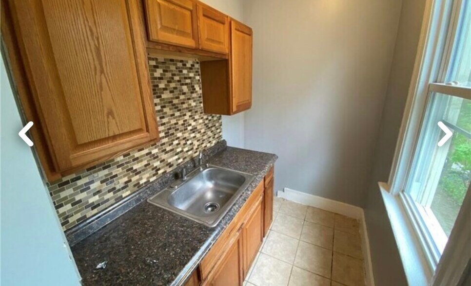 Kitchen - 69 Henry St