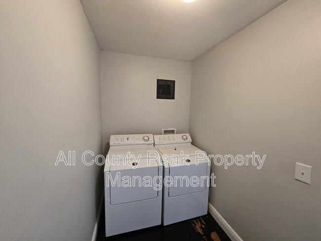 Building Photo - 1605 S Mack Smith Rd