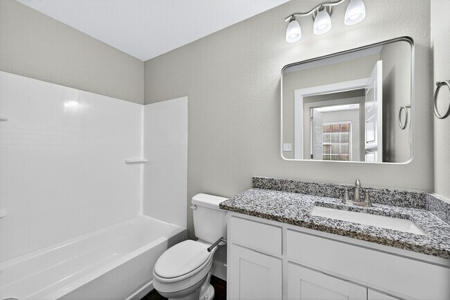 Building Photo - 1016 Ray Dr