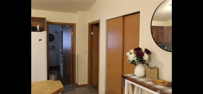 Building Photo - 1209 W Franklin St