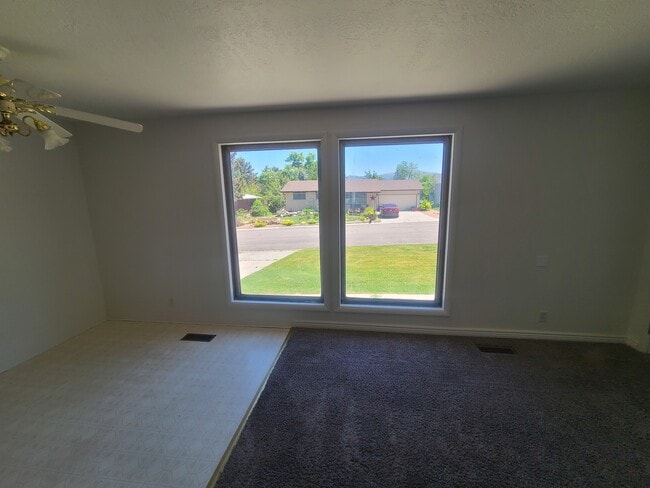 Building Photo - 117 Ranch Dr