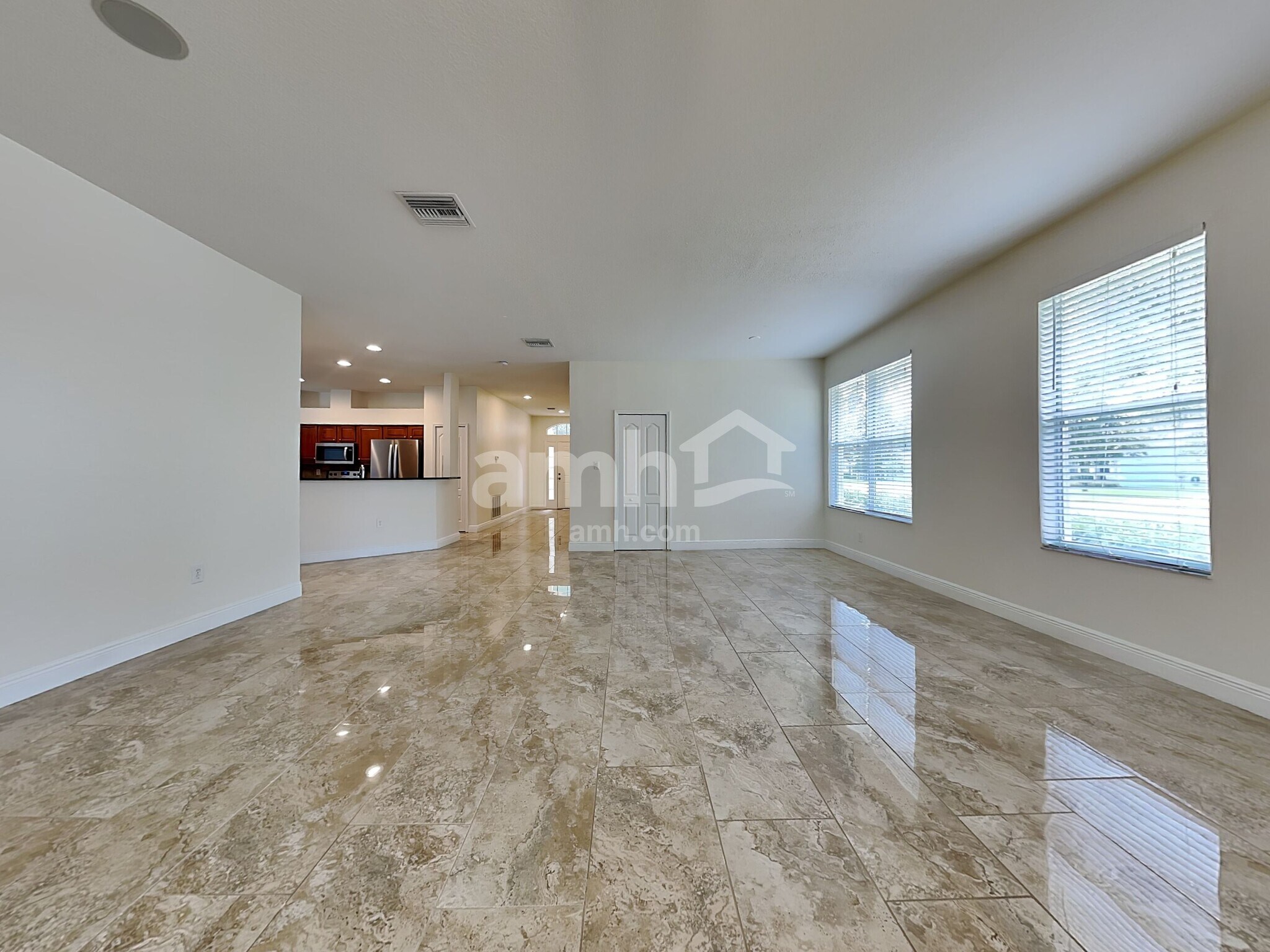 Building Photo - 802 Lesa Glen Pl