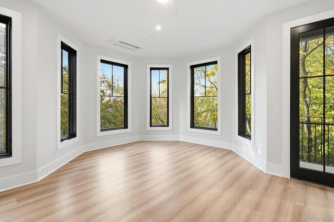 Building Photo - 34 Clinton Ave