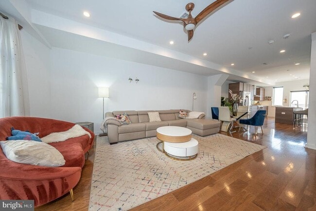 Building Photo - 1326 N Mascher St