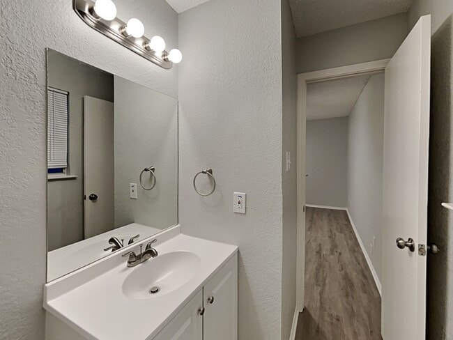 Building Photo - Newly Renovated Single Family Home | 3 BR/2BA | Near Downtown Dallas!