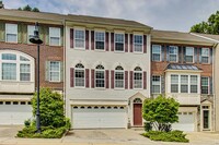 Building Photo - Luxurious Townhouse in Overlook 3BD/3.5BA ...