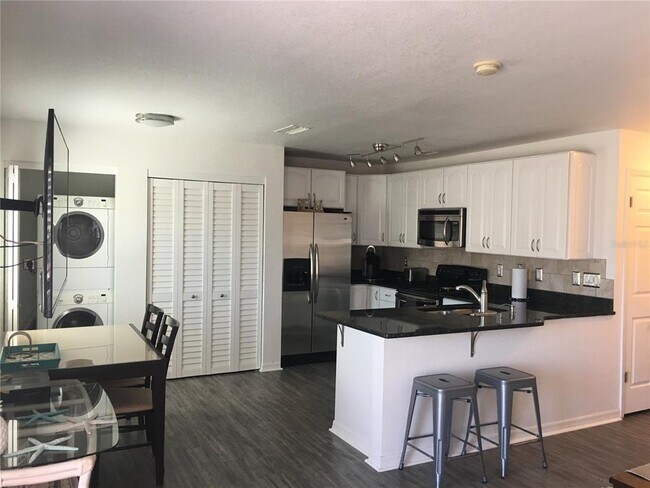 Building Photo - 5174 Beach Dr SE
