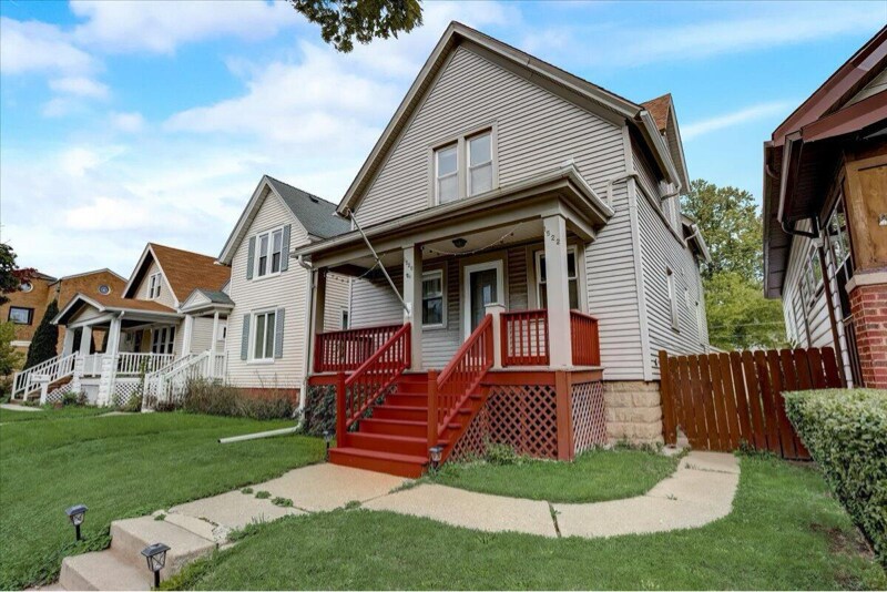 Primary Photo - 1520 S 73rd St