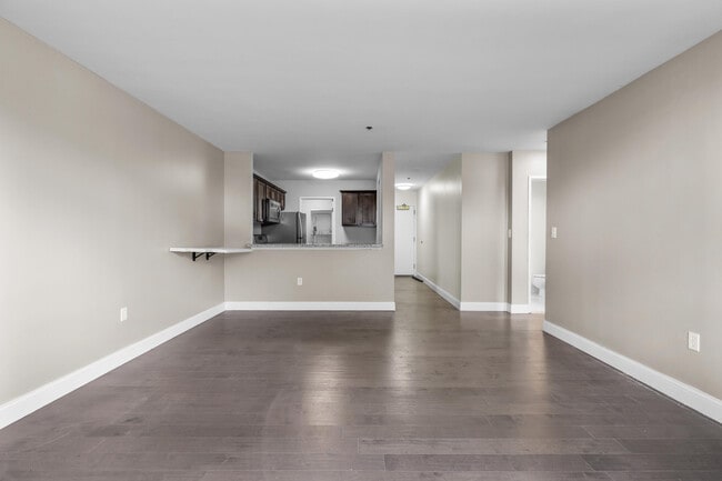 Building Photo - 250 E Harbortown Dr