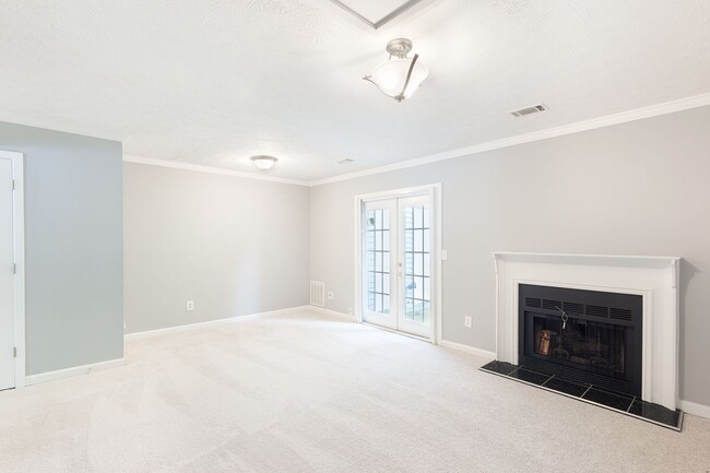 Building Photo - Two-Story Townhome Quiet Neighborhood w/ G...