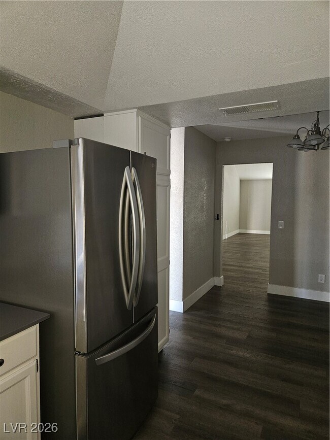 Building Photo - 6764 Groveview Ln