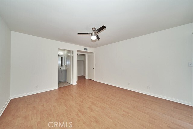 Building Photo - 433 S Manhattan Pl