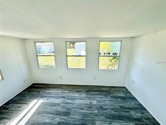 Building Photo - 162 Sapodilla St