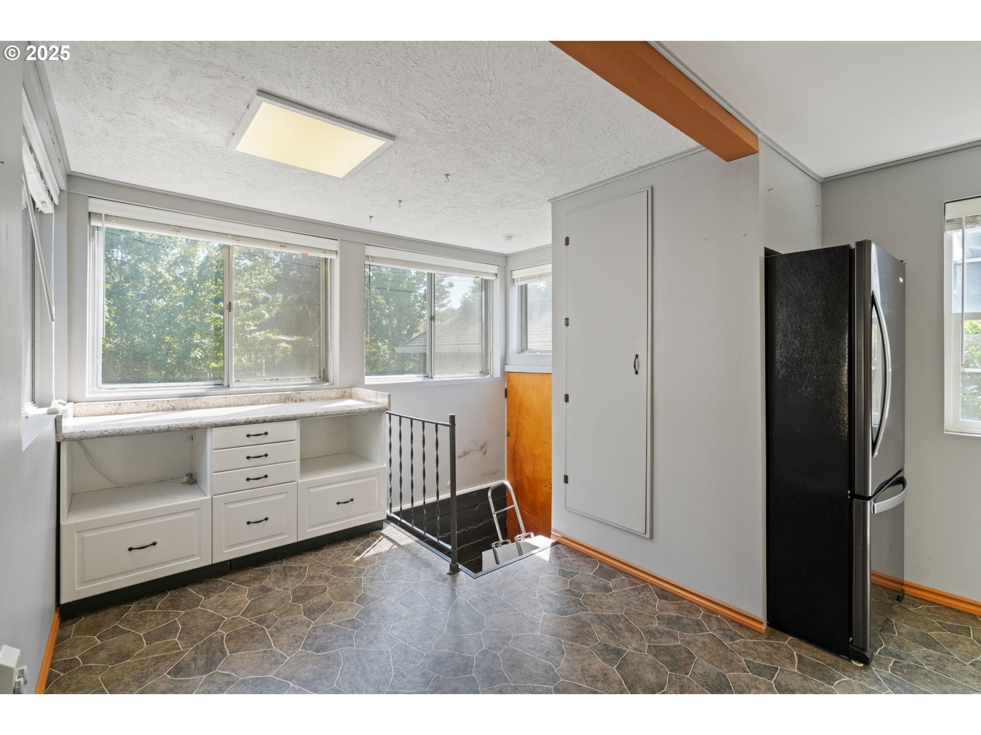Building Photo - 5324 SE Flavel St