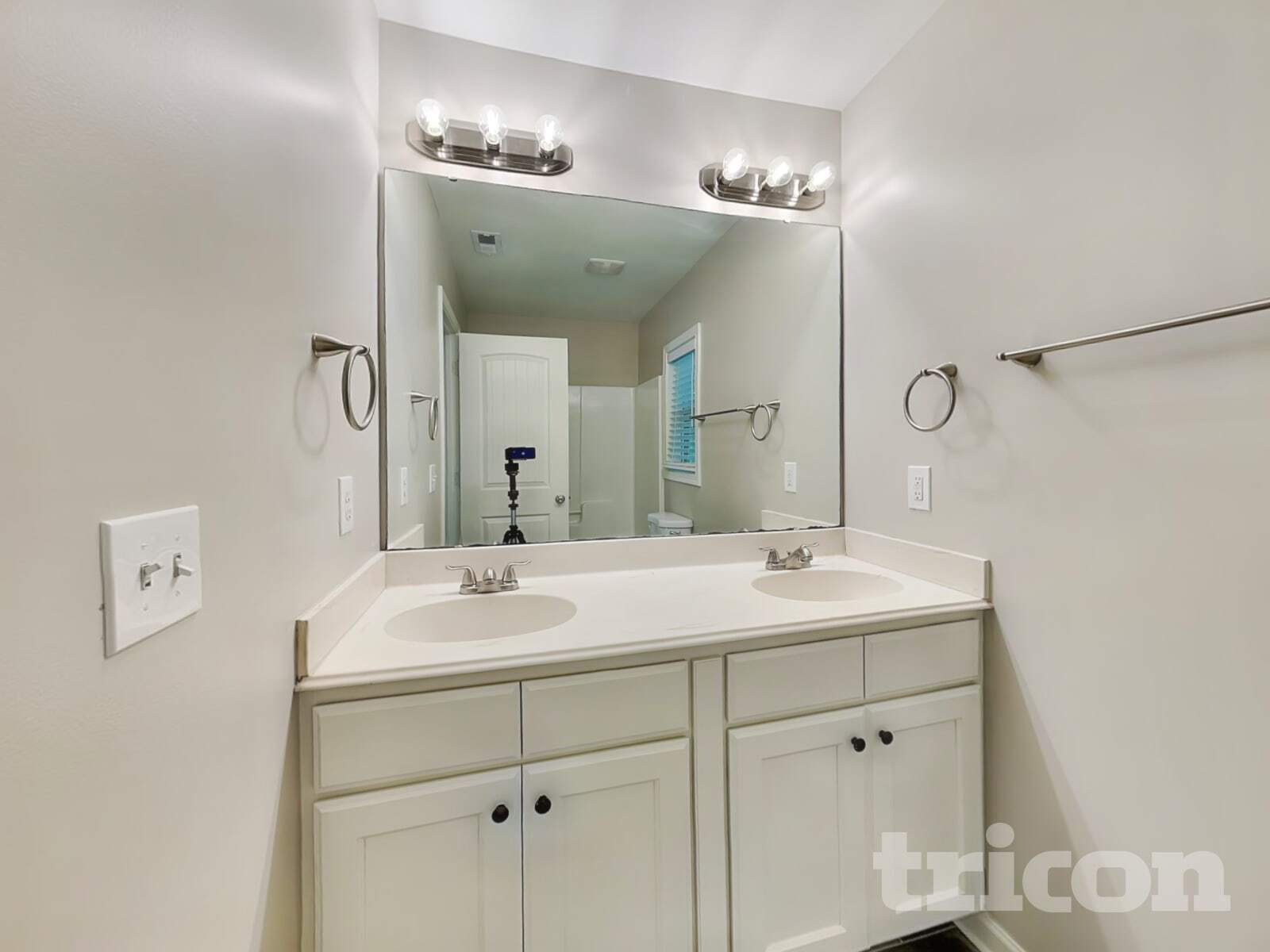 Building Photo - 1218 Azalea Dr