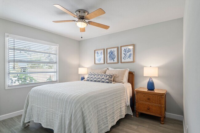 Building Photo - 1158 7th St S