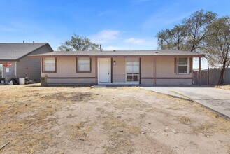 Building Photo - 2105 Butternut Ln