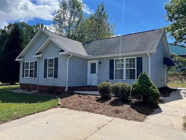 Primary Photo - Charming 3 Bedroom/2 Bath