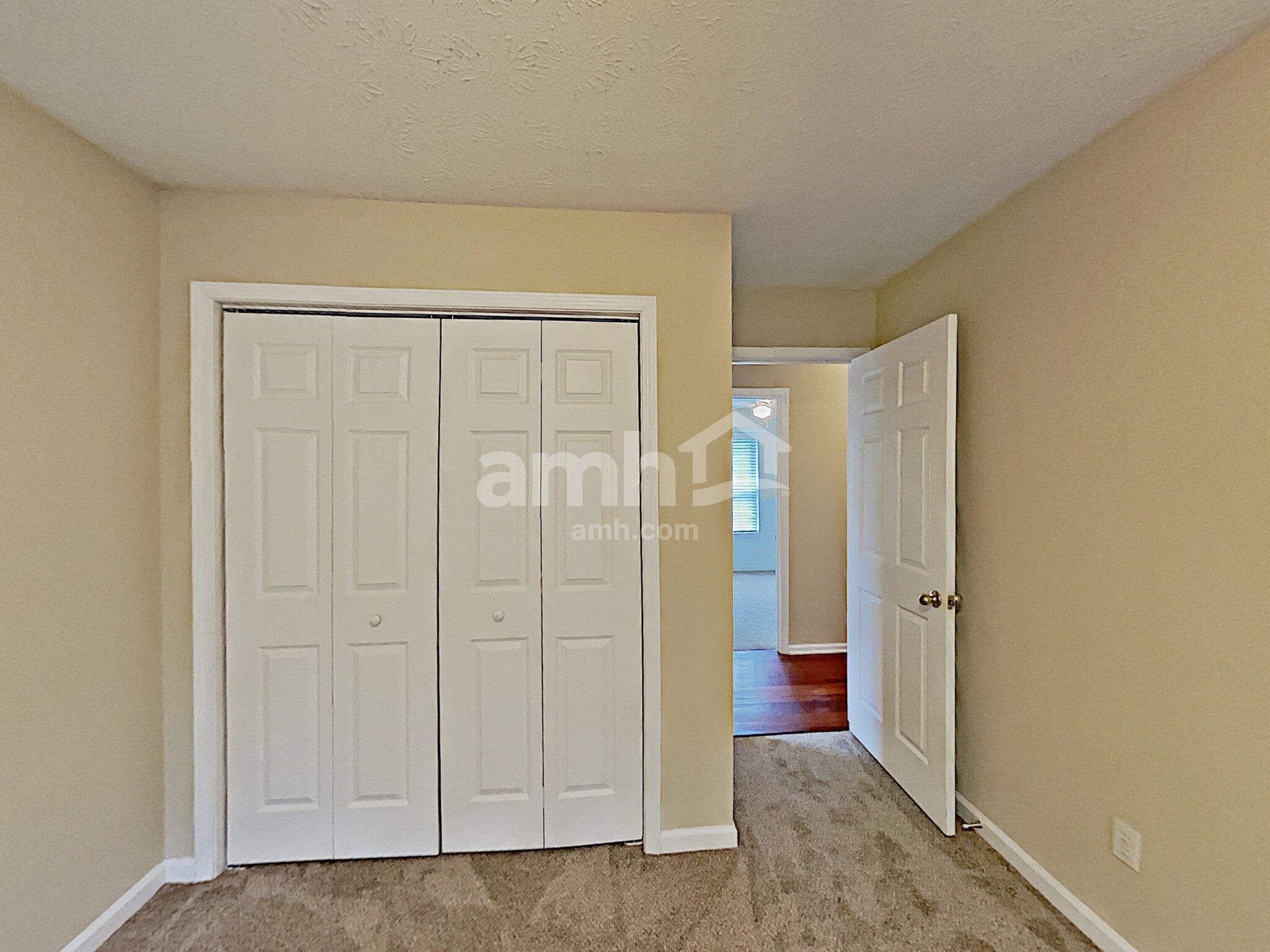 Building Photo - 223 Eagle Glen Way