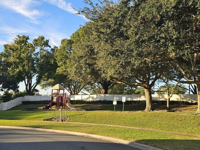 Building Photo - Your Clermont Home Awaits — Space, Style, and a Prime Location