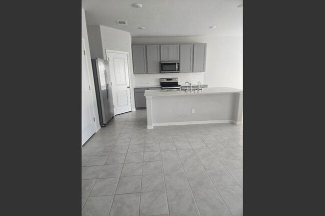 Building Photo - 17633 Shafer Dr