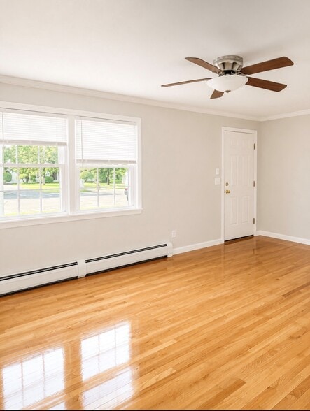 hardwood floors - 24 Hobart Ln