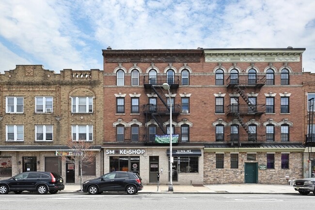 Building Photo - 584 Avenue C