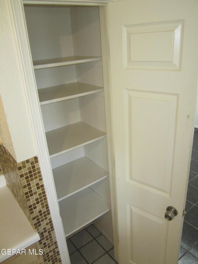 Building Photo - 6924 Imperial Ridge Dr