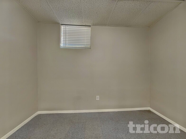 Building Photo - 1110 Karastan Ct SW